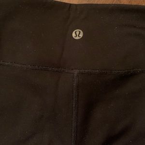 lululemon leggings. wunder under. size 4
